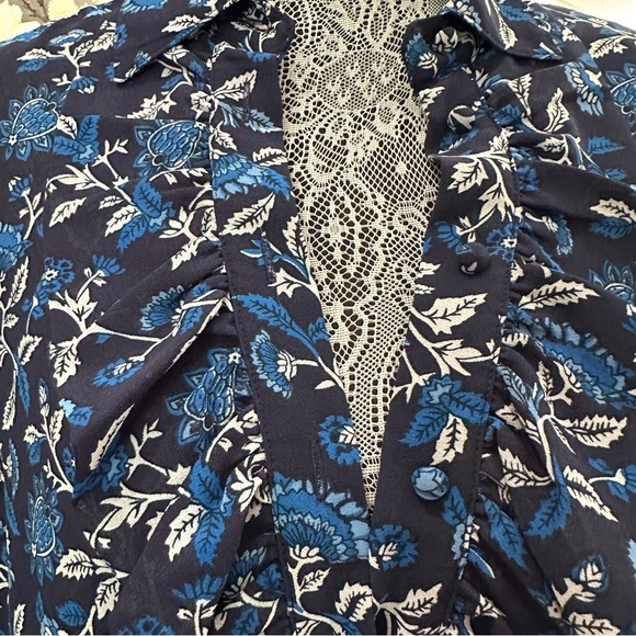 MICHAEL Michael Kors Navy Floral Ruffle Button Blouse Size Medium - Picture 5 of 16